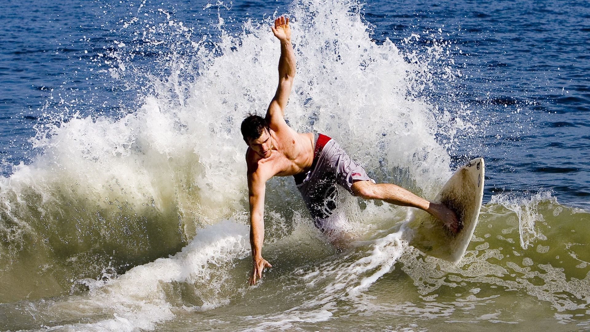 巅峰对决:联盟两个巨头的超级大战!,巅峰对决之战