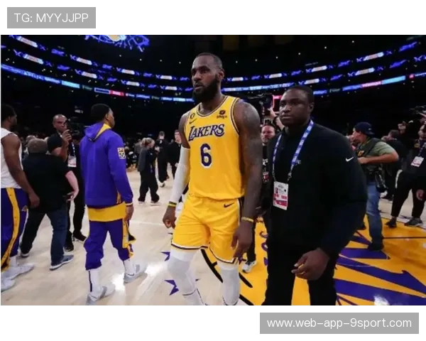 湖人队连续五场获胜领跑西部,湖人队赢了 湖人队连续五场获胜领跑西部,湖人队赢了